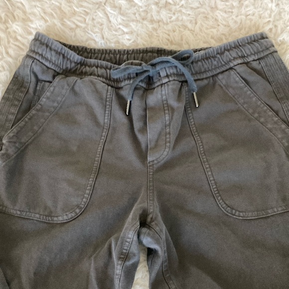 Athleta Farallon joggers in olive green - Picture 7 of 14